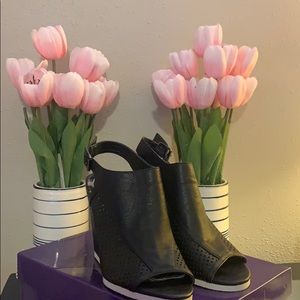 Madden Girl Black Dixon Lasercut Wedges